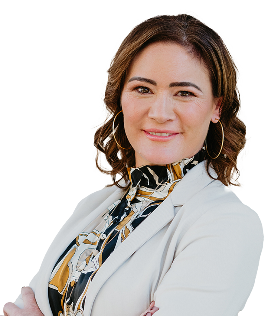 Luxury Real Estate Agent Holly Erker Headshot | IS Luxury